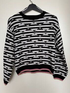 Oliver Bonas black and white geometric sweater size 2 (US)